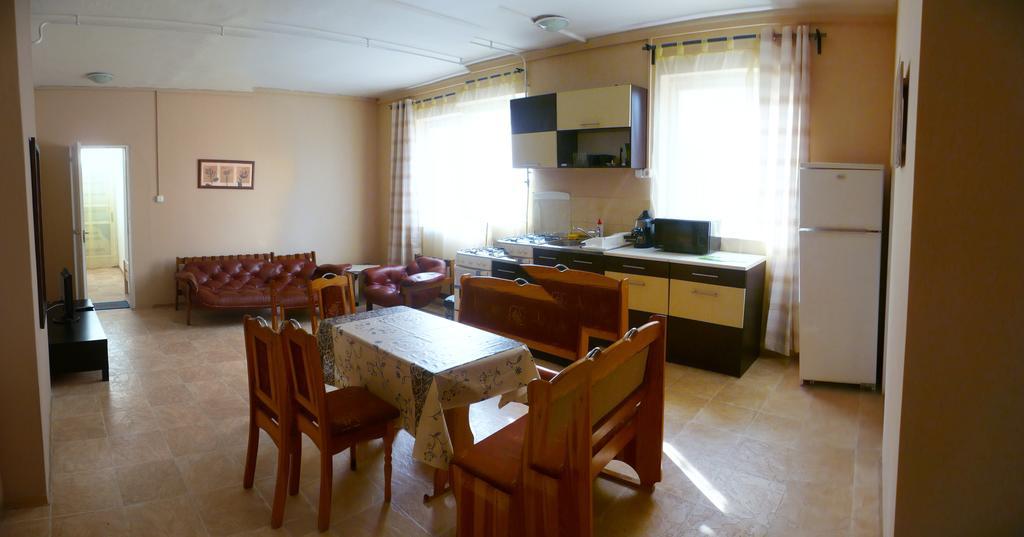 Orchidea Apartman Tata Pokój zdjęcie